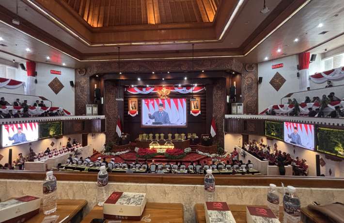 Dari Ruang Rapat hingga Pidato Presiden: Perjalanan Anindina Diva dalam Squad Dewan